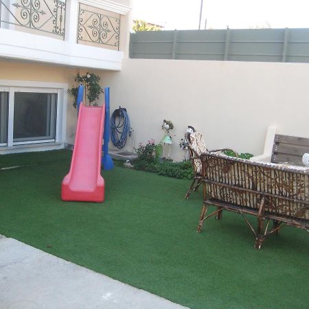 Rea'S Guest House Αρτέμιδα Εξωτερικό φωτογραφία