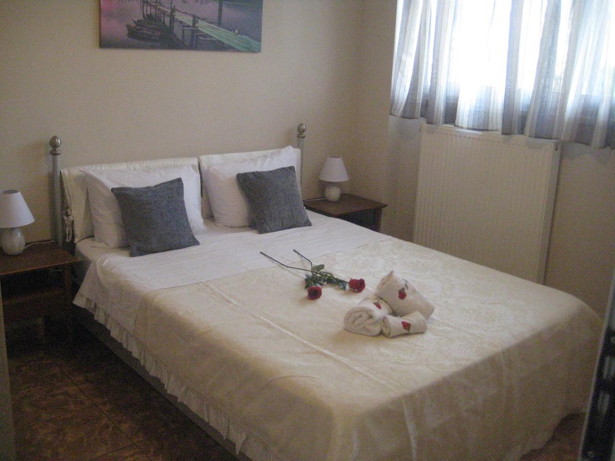 Rea'S Guest House Αρτέμιδα Εξωτερικό φωτογραφία