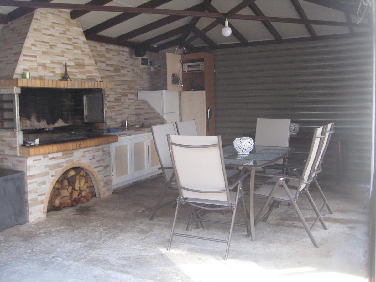 Rea'S Guest House Αρτέμιδα Εξωτερικό φωτογραφία
